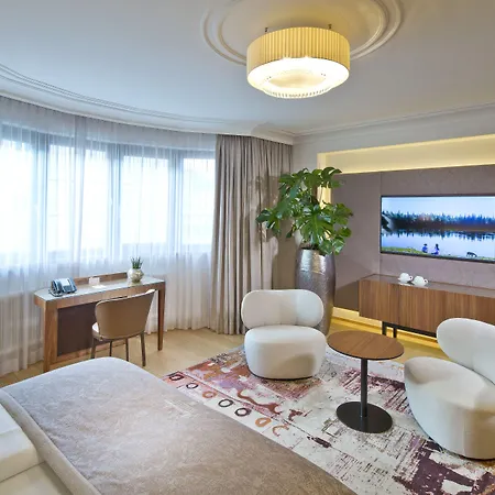Maximilian - Stadthaus Penz Szálloda 4*