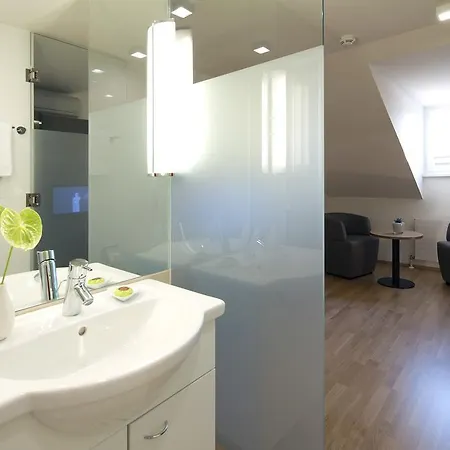 Hotell Maximilian - Stadthaus Penz 4*