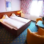 Maximilian - Stadthaus Penz Otel İnnsbruck