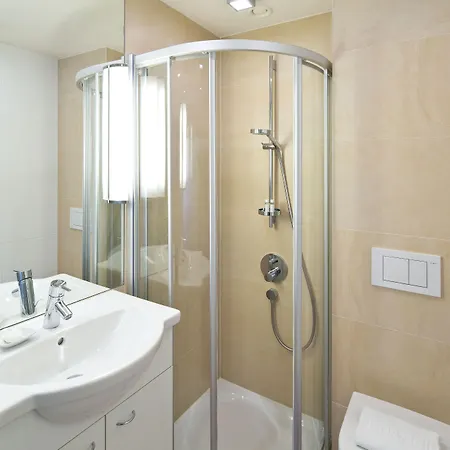 ماكسيمليان - شتاتهاوس بنتس إنسبروك