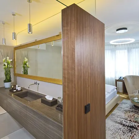 Hotell Maximilian - Stadthaus Penz 4*