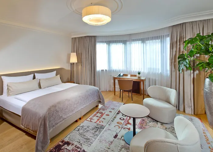 Maximilian - Stadthaus Penz מלון 4*