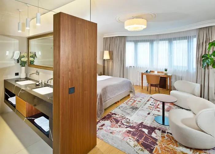 Maximilian - Stadthaus Penz מלון 4*