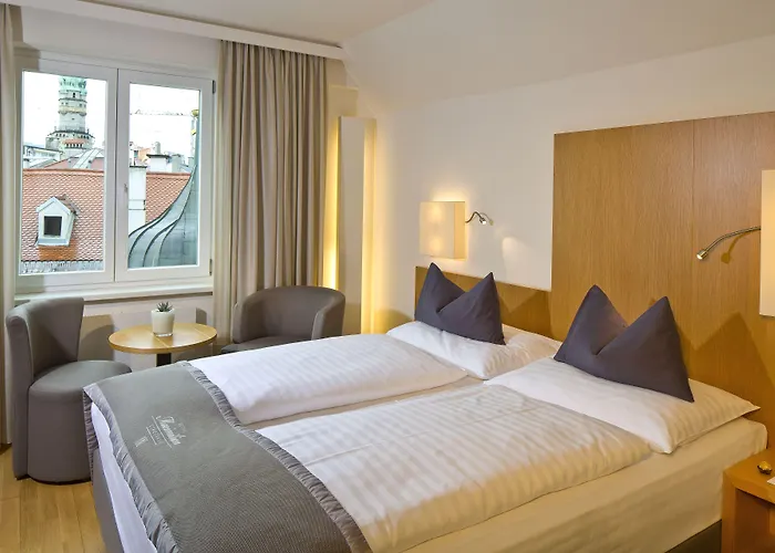 Maximilian - Stadthaus Penz 4* אינסברוק