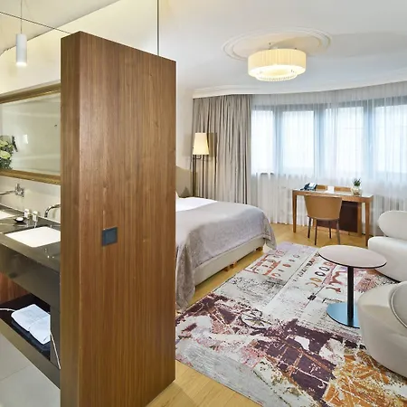 Maximilian - Stadthaus Penz Hotel 4*